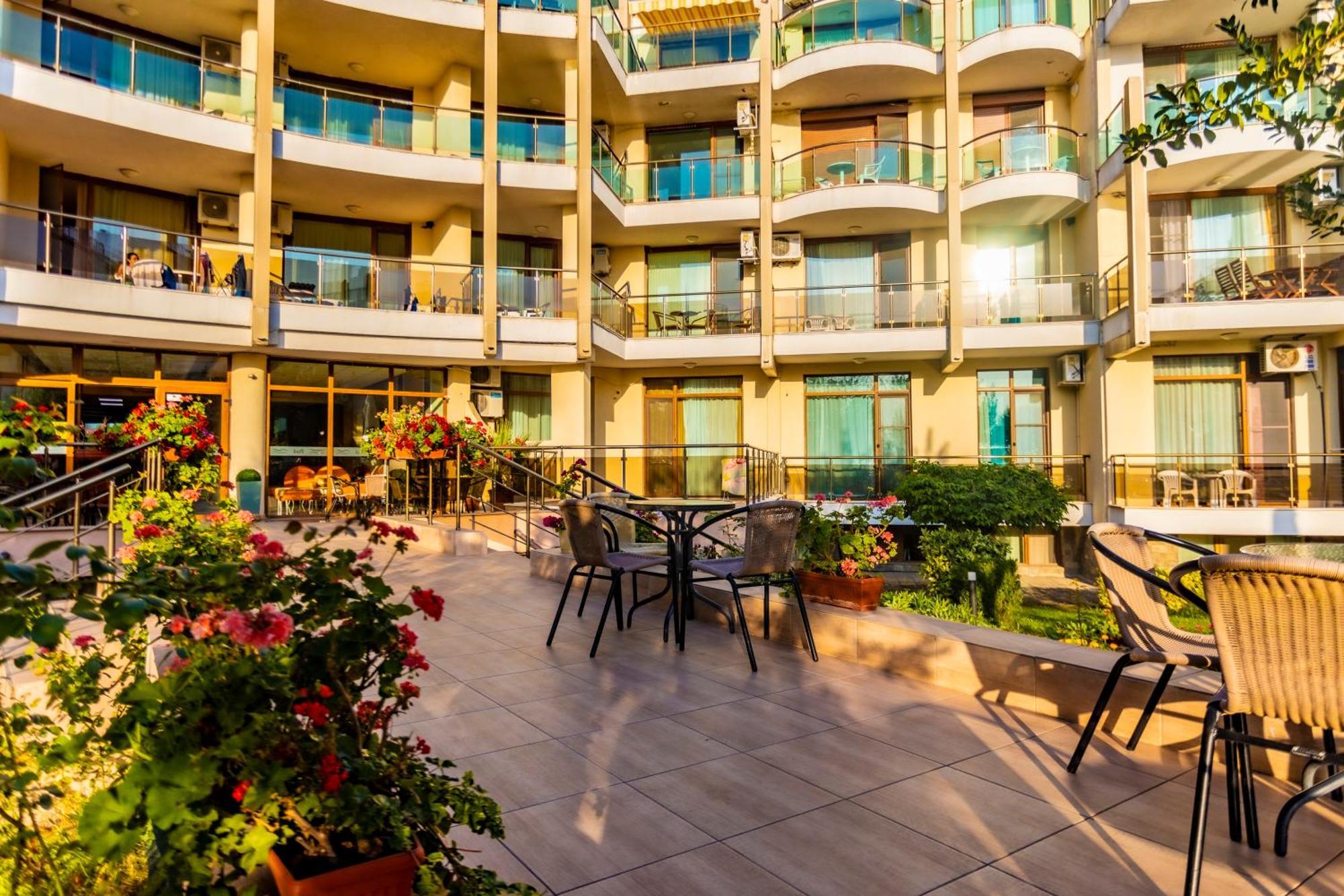 Aparthotel Hotel Prestige City II Primorsko Extérieur photo