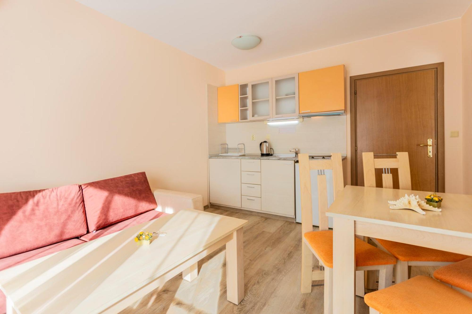 Aparthotel Hotel Prestige City II Primorsko Extérieur photo